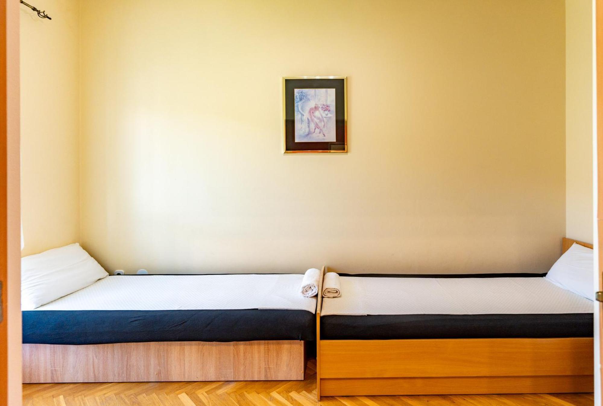Rab Centar Due Apartment Palit Exterior photo