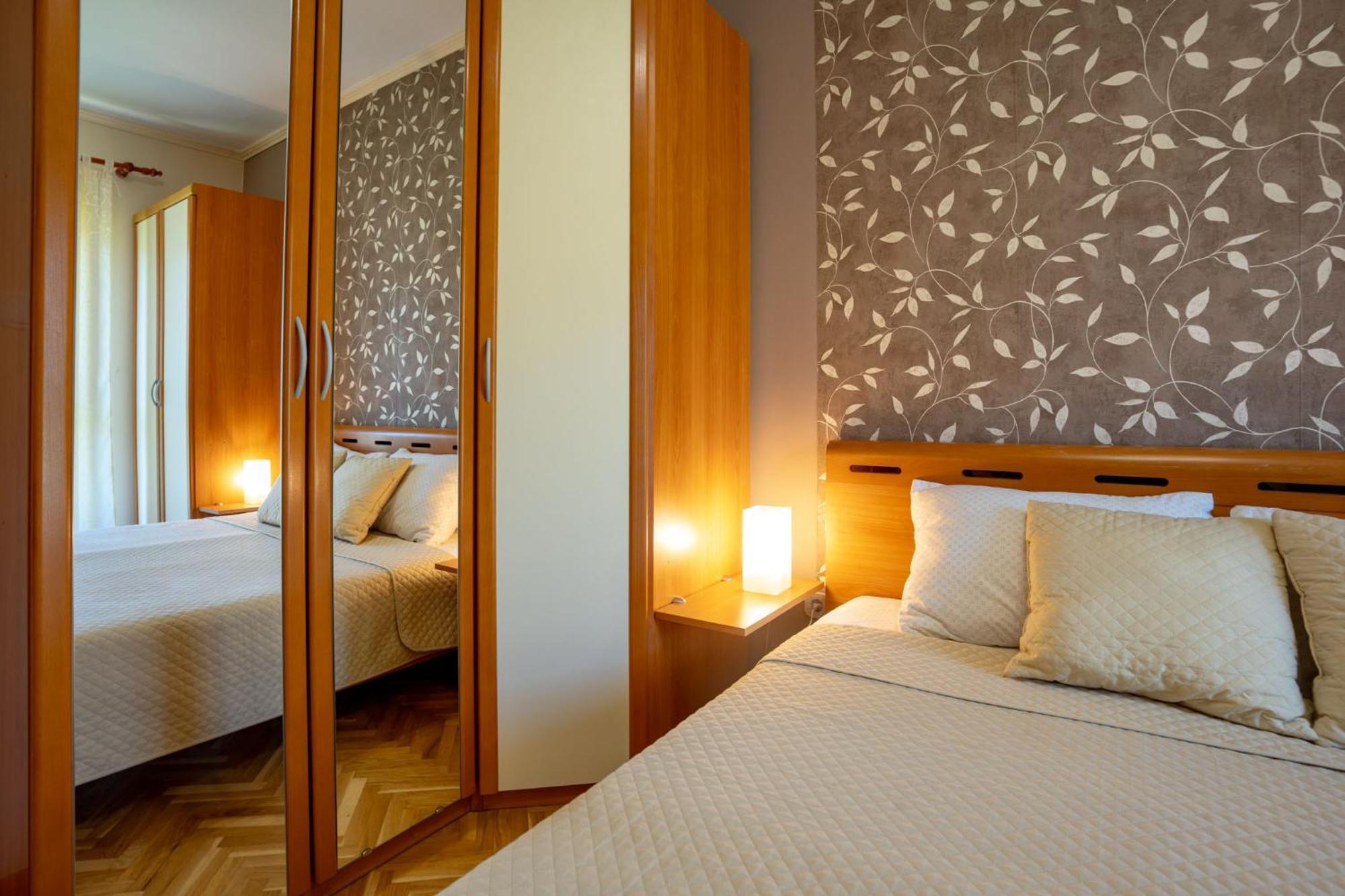 Rab Centar Due Apartment Palit Exterior photo